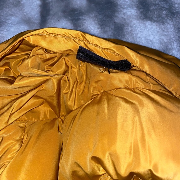 Cropped Yellow Puffer Jacket - Picture 6 of 8